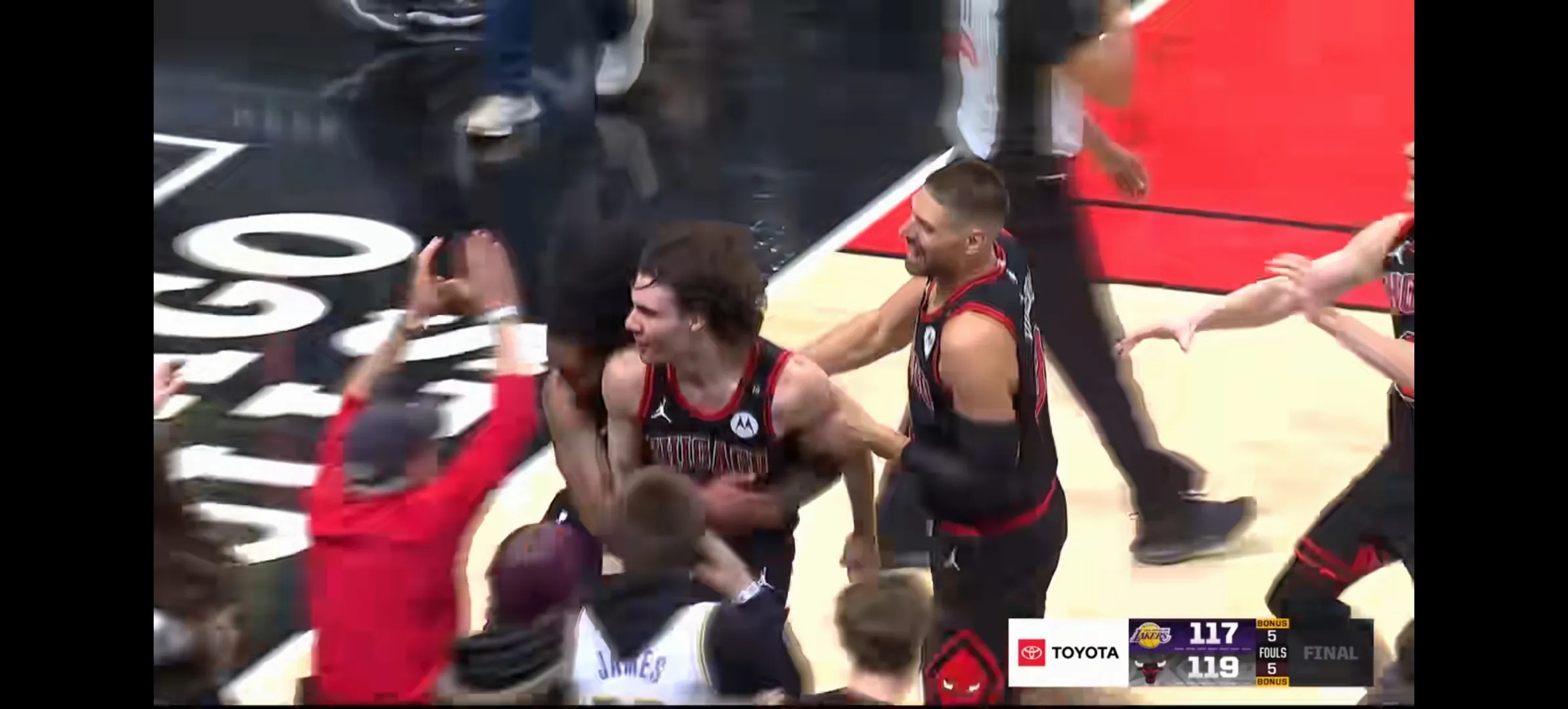 九游娱乐- 莱万多夫斯基肌肉 